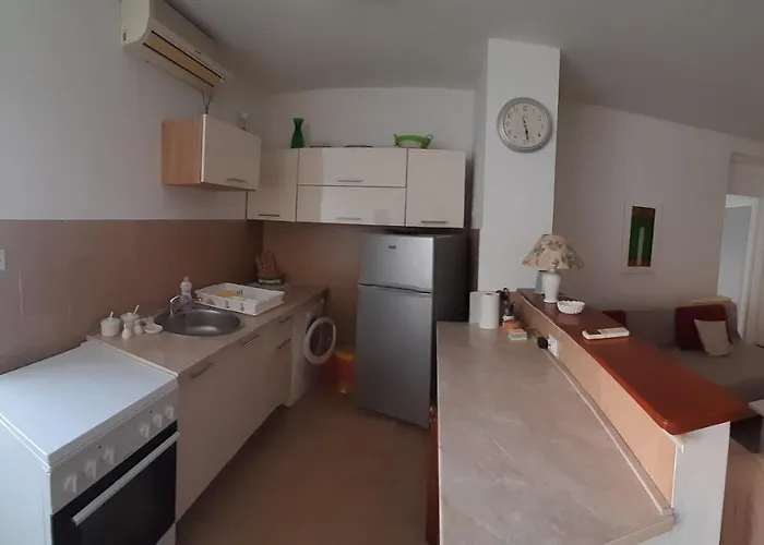 Palit, Rab - 20000 アパート Palit